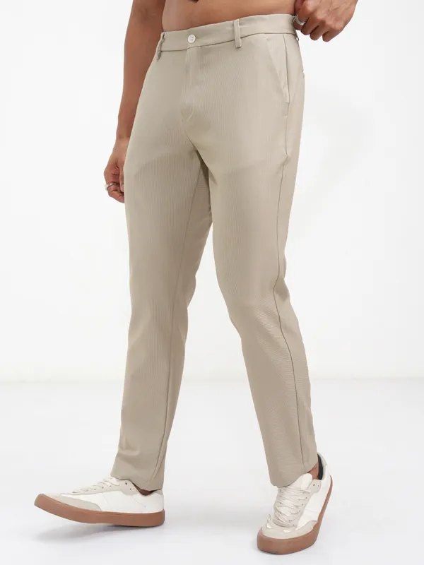 Highlander Men Beige Slim Fit Solid Casual Trouser