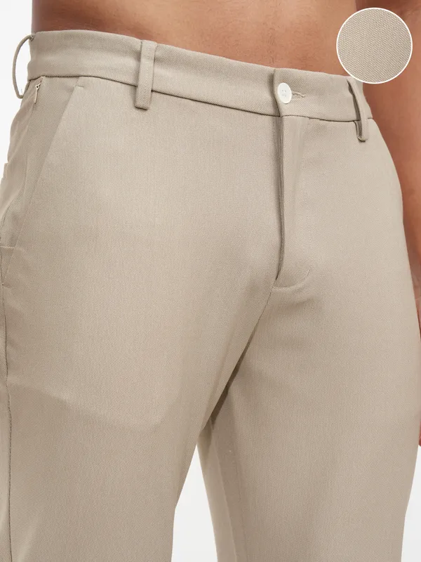 Highlander Men Beige Slim Fit Solid Casual Trouser