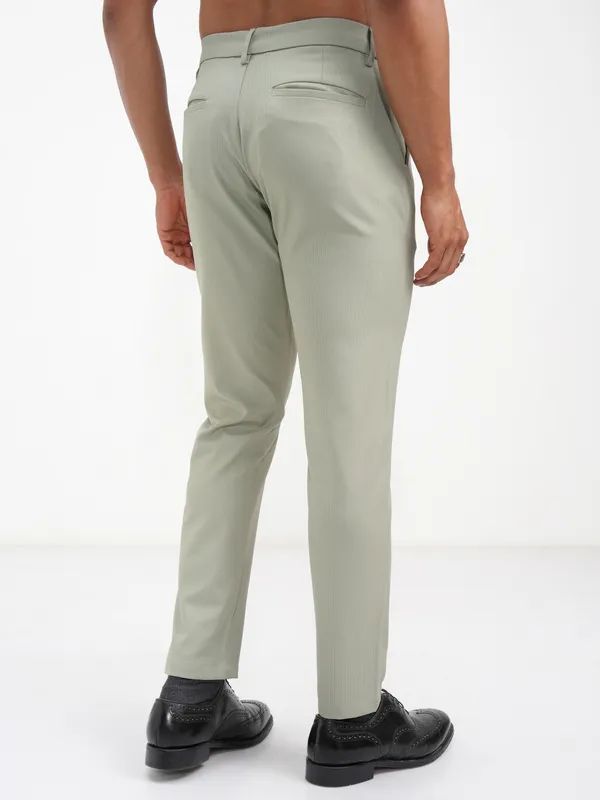 Highlander Men Green Slim Fit Solid Regular Trouser