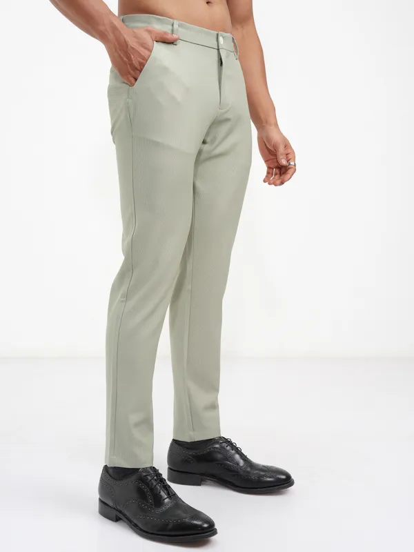 Highlander Men Green Slim Fit Solid Regular Trouser