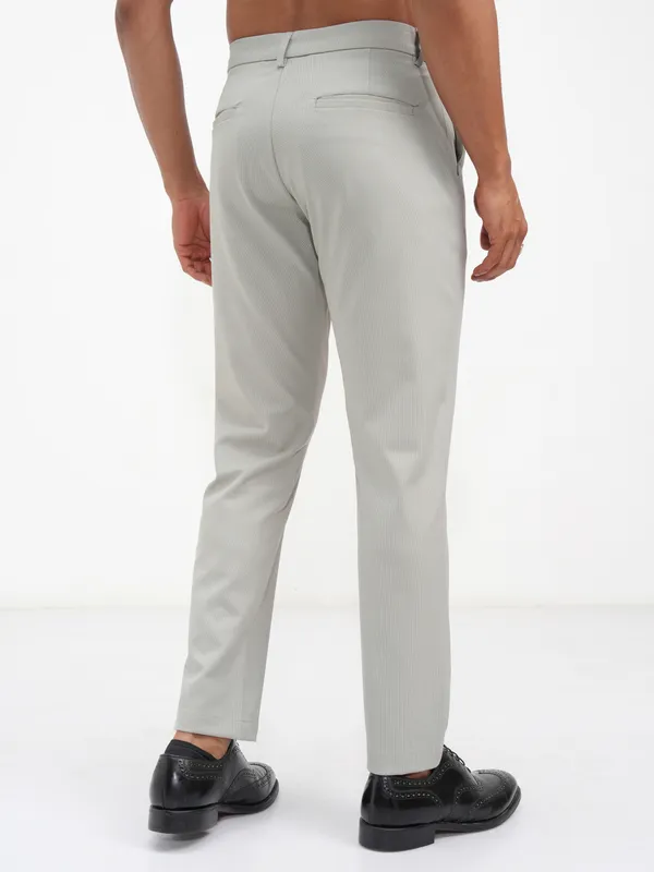 Highlander Men Grey Slim Fit Solid Casual Trouser