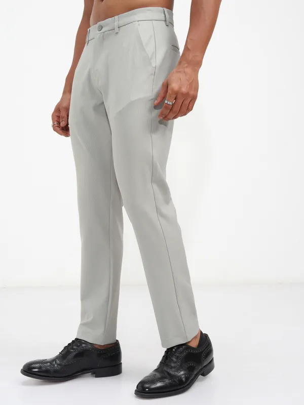Highlander Men Grey Slim Fit Solid Casual Trouser