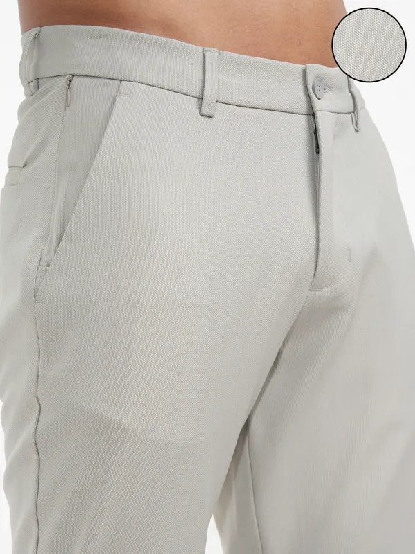 Highlander Men Grey Slim Fit Solid Casual Trouser