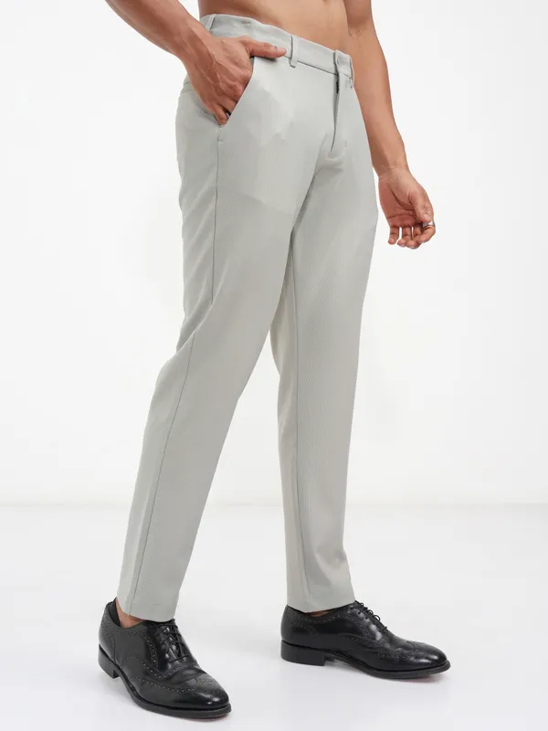 Highlander Men Grey Slim Fit Solid Casual Trouser
