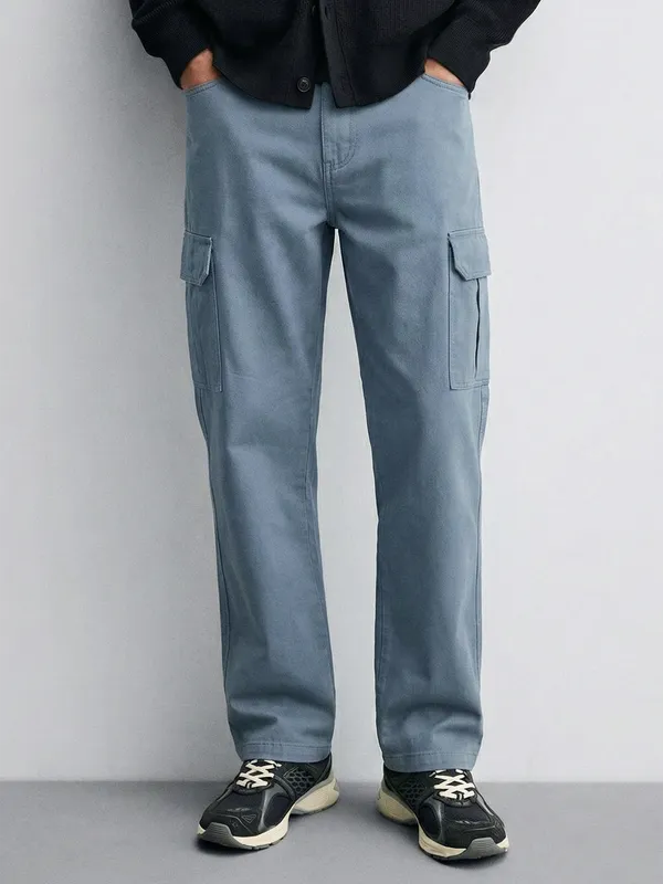Highlander Men Blue Straight Fit Solid Cargos