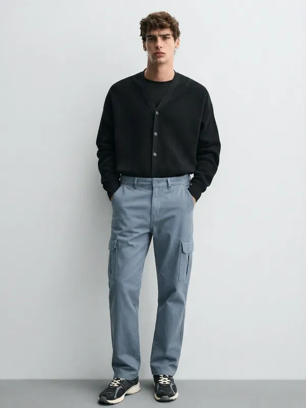 Highlander Men Blue Straight Fit Solid Cargos