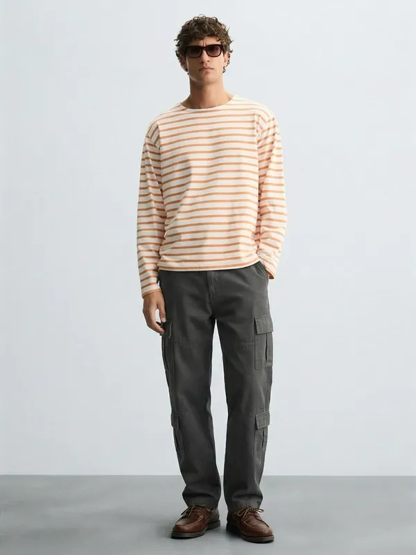 Highlander Men Charcoal Straight Fit Solid Cargos