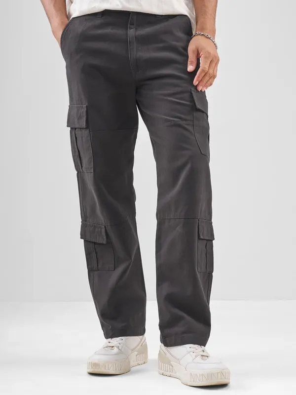 Highlander Men Charcoal Straight Fit Solid Cargos