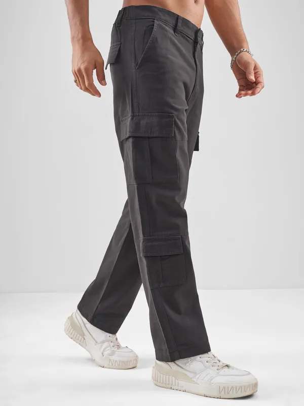 Highlander Men Charcoal Straight Fit Solid Cargos