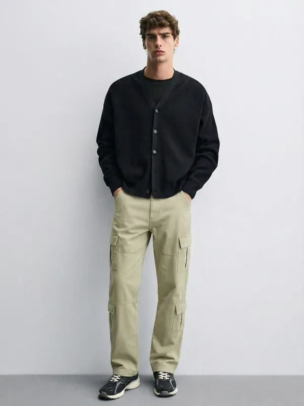 Highlander Men Beige Straight Fit Solid Cargos