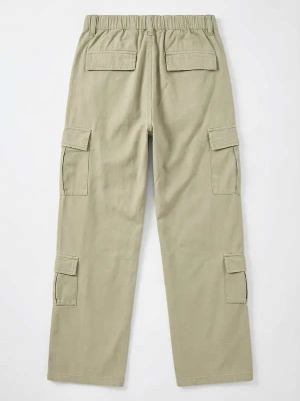 Highlander Men Beige Straight Fit Solid Cargos