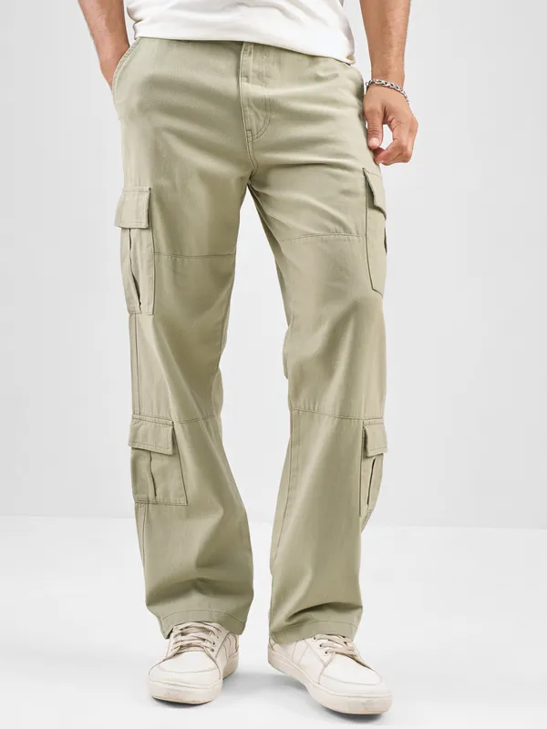 Highlander Men Beige Straight Fit Solid Cargos