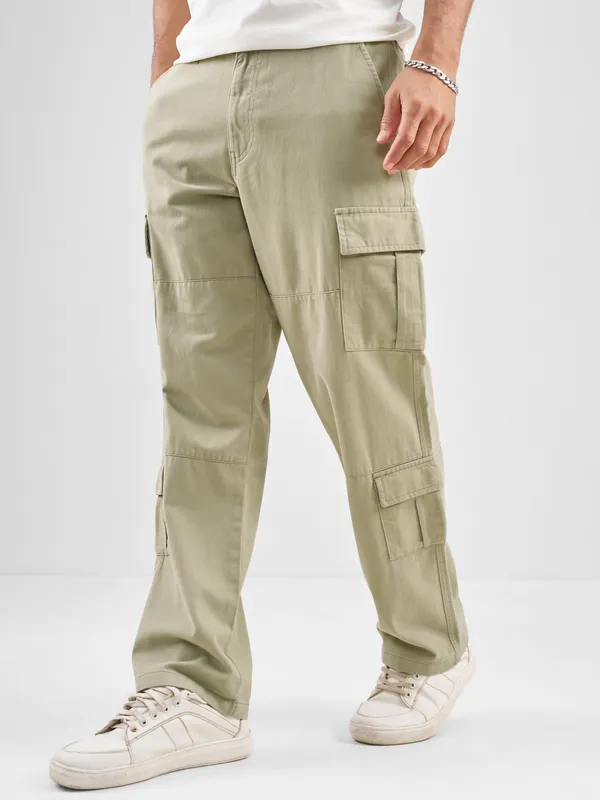 Highlander Men Beige Straight Fit Solid Cargos