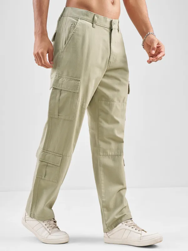 Highlander Men Beige Straight Fit Solid Cargos