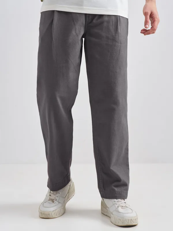Highlander Men Grey Relaxed Fit Solid Regular Trouser