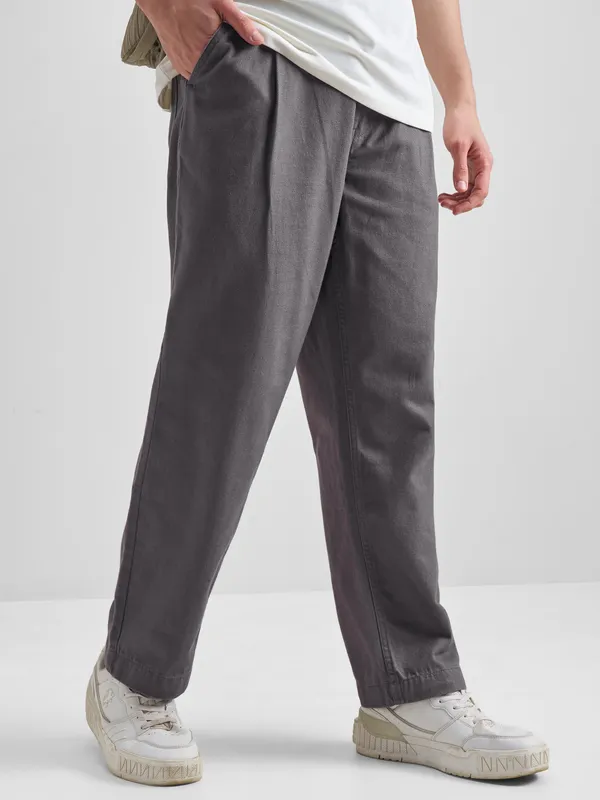 Highlander Men Grey Relaxed Fit Solid Regular Trouser
