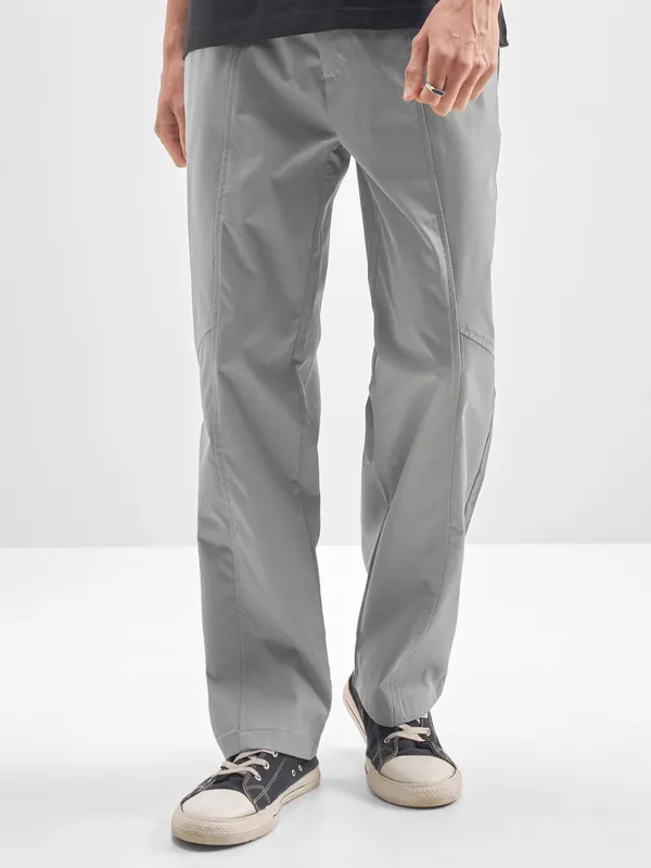 Highlander Men Grey Relaxed Fit Solid Regular Trouser