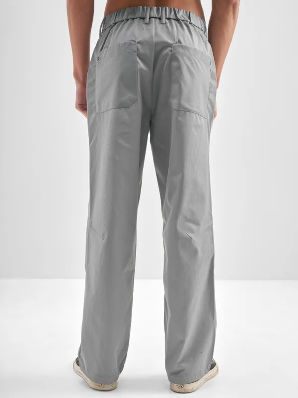 Highlander Men Grey Relaxed Fit Solid Regular Trouser