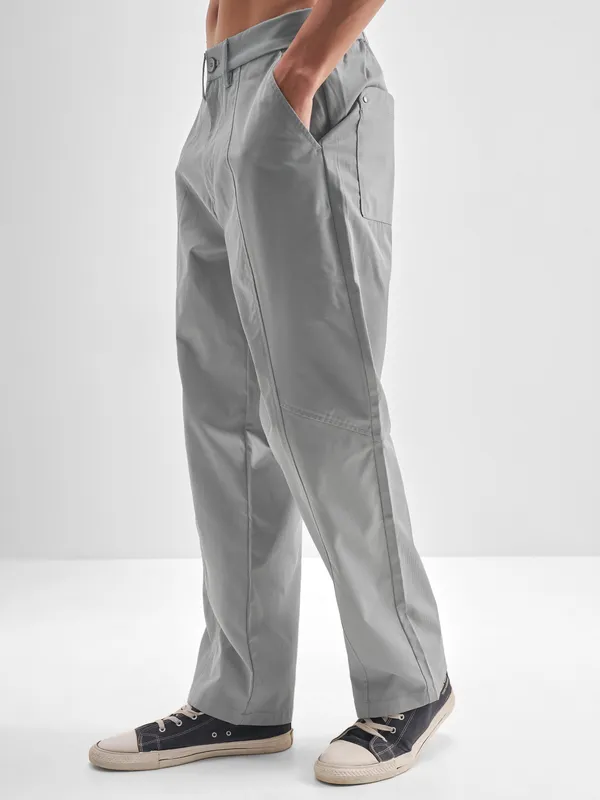 Highlander Men Grey Relaxed Fit Solid Regular Trouser