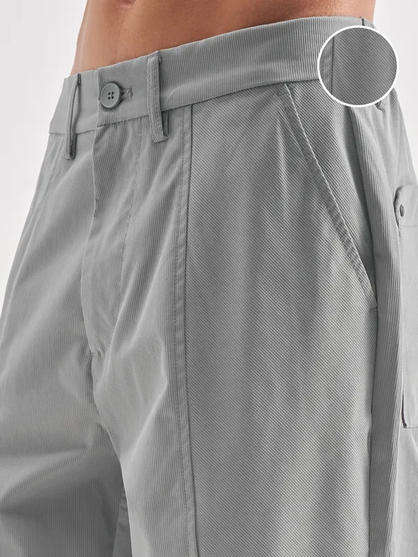 Highlander Men Grey Relaxed Fit Solid Regular Trouser