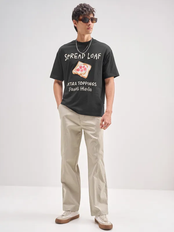 Highlander Men Beige Loose Fit Solid Regular Trouser