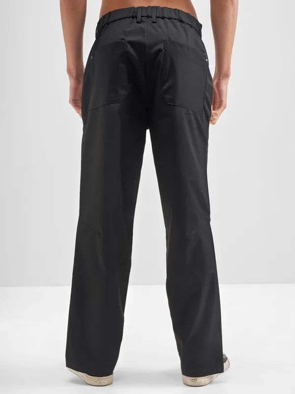 Highlander Men Black Loose Fit Solid Regular Trouser