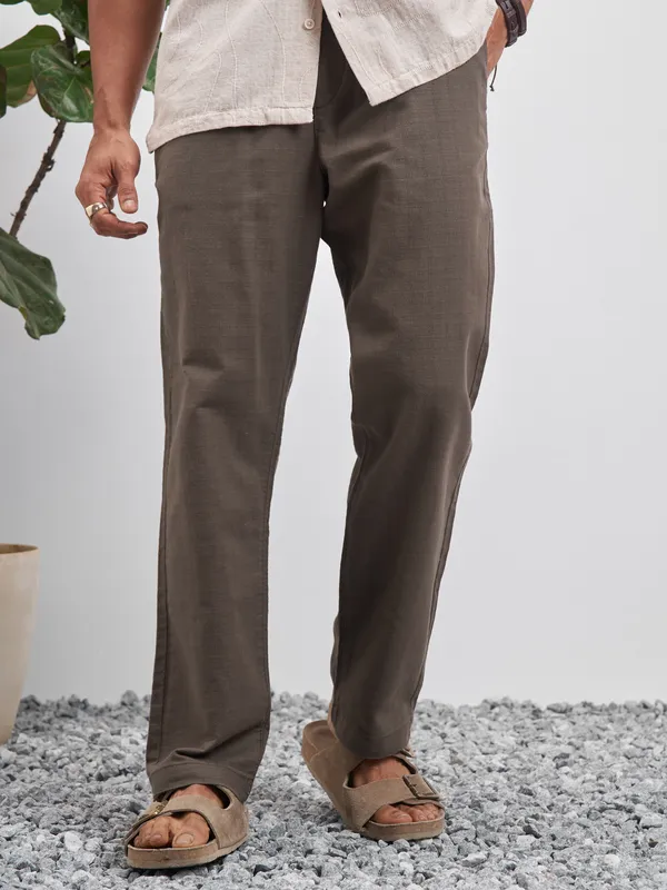 Highlander Men Brown Relaxed Fit Solid Regular Trouser