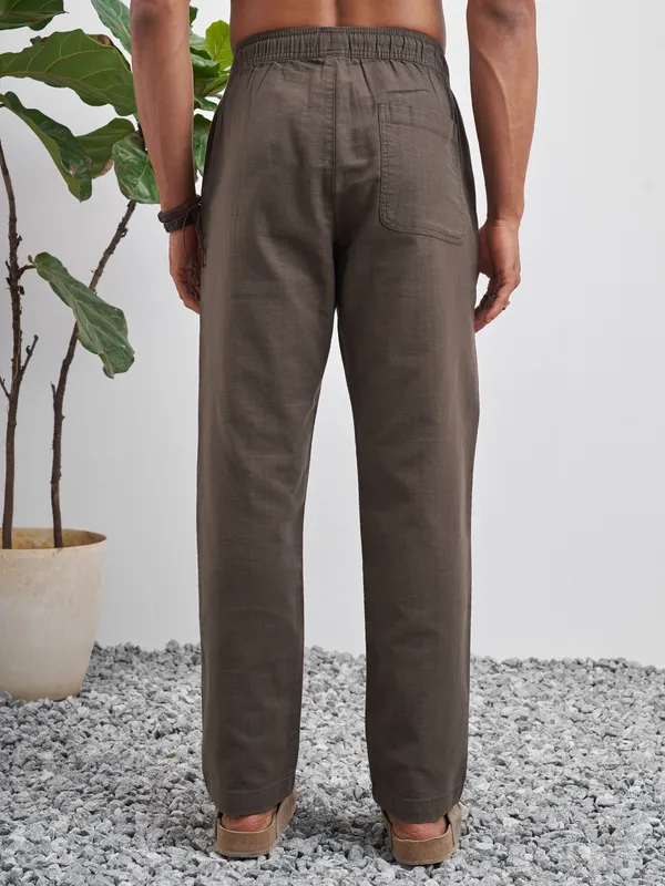 Highlander Men Brown Relaxed Fit Solid Regular Trouser