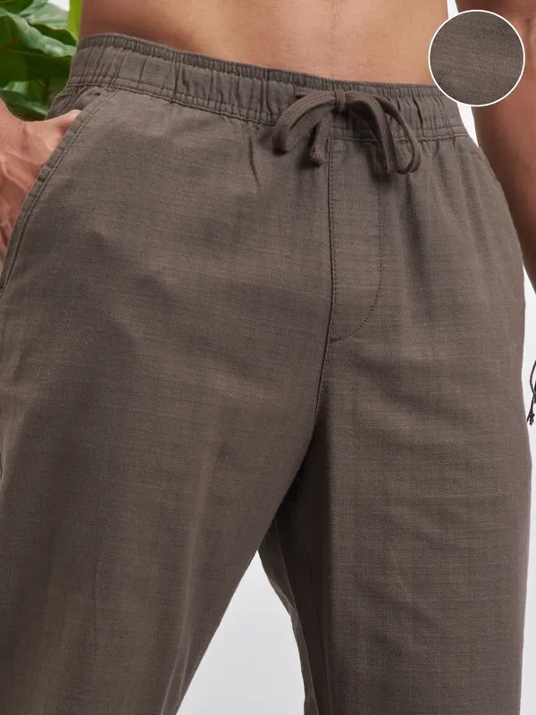 Highlander Men Brown Relaxed Fit Solid Regular Trouser