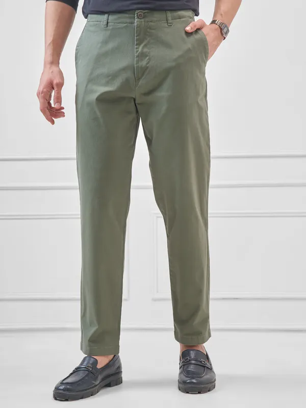 Highlander Men Green Relaxed Fit Solid Regular Trouser