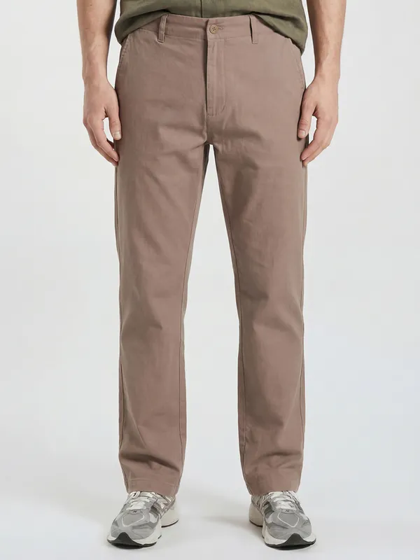 Highlander Men Brown Straight Fit Solid Chinos