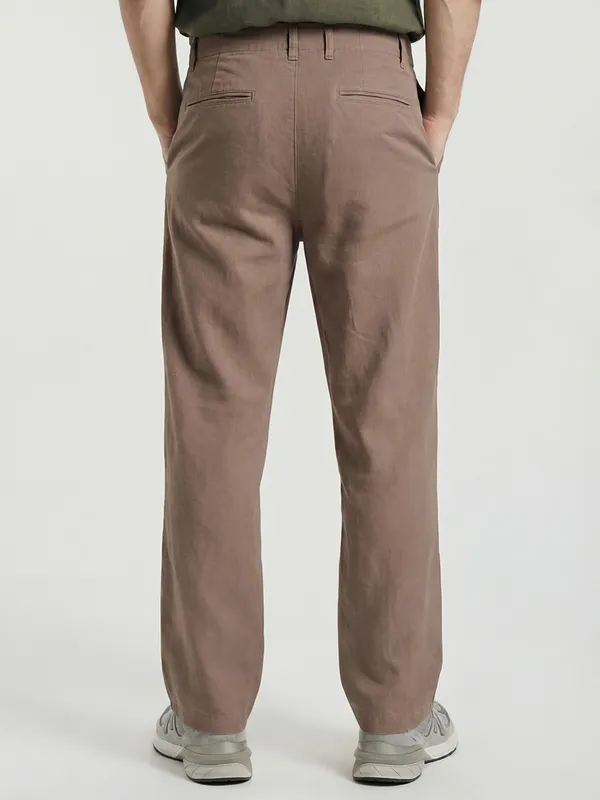 Highlander Men Brown Straight Fit Solid Chinos