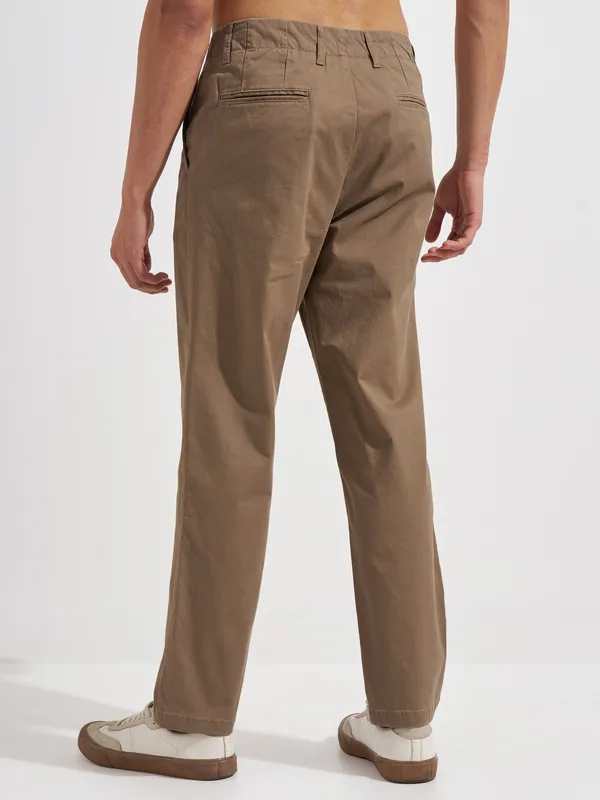 Highlander Men Brown Straight Fit Solid Chinos