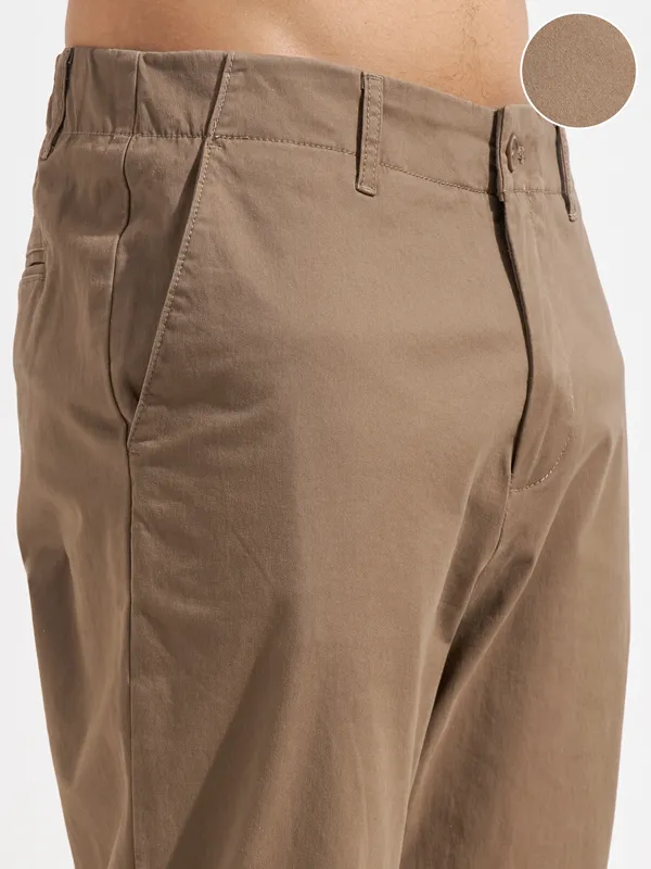 Highlander Men Brown Straight Fit Solid Chinos