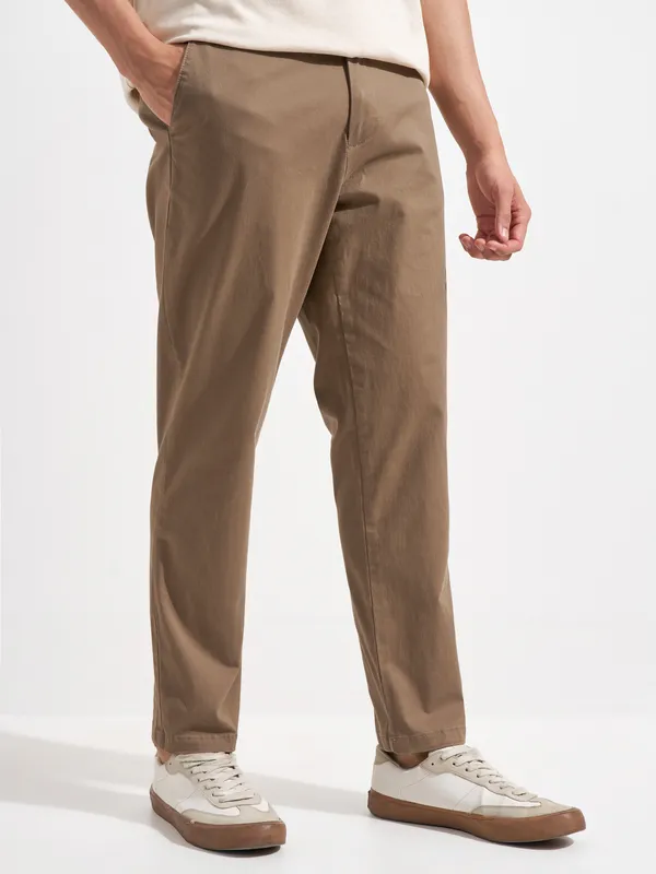 Highlander Men Brown Straight Fit Solid Chinos