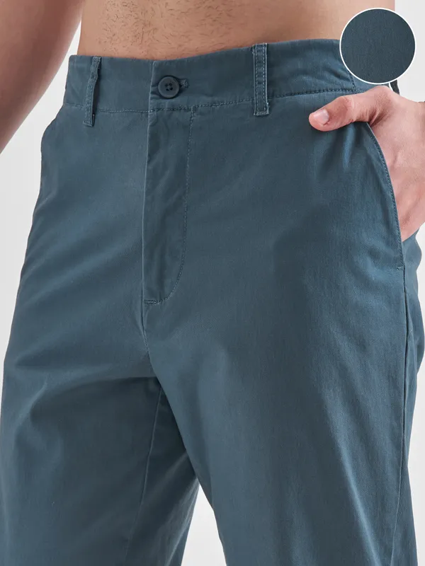 Highlander Men Blue Relaxed Fit Solid Regular Trouser