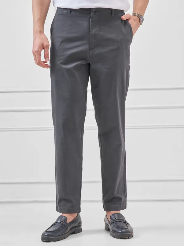 Highlander Men Black Relaxed Fit Solid Regular Trouser