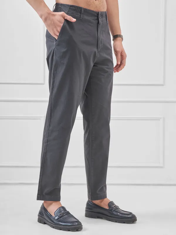 Highlander Men Black Relaxed Fit Solid Regular Trouser