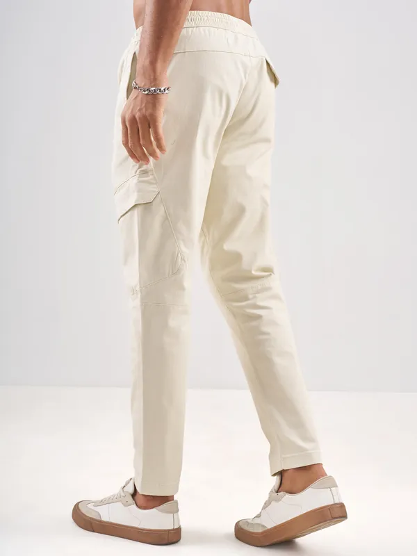 Highlander Men Cream Slim Fit Solid Cargos