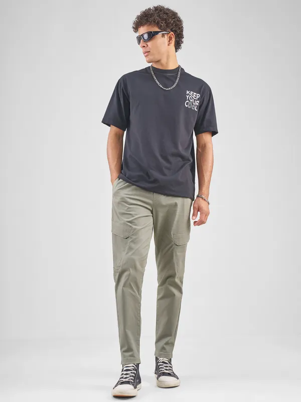 Highlander Men Green Slim Fit Solid Regular Trouser