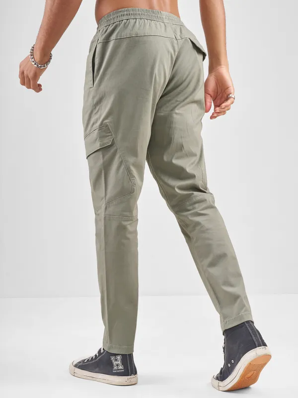 Highlander Men Green Slim Fit Solid Regular Trouser