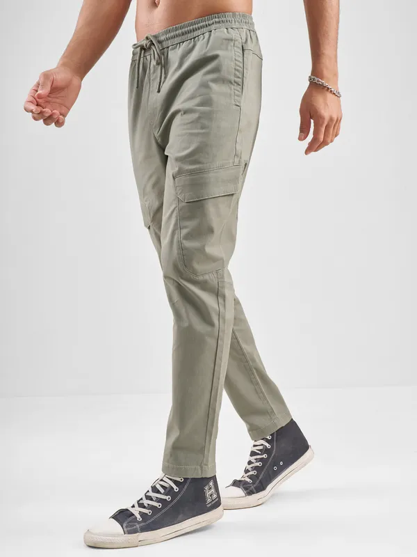 Highlander Men Green Slim Fit Solid Regular Trouser