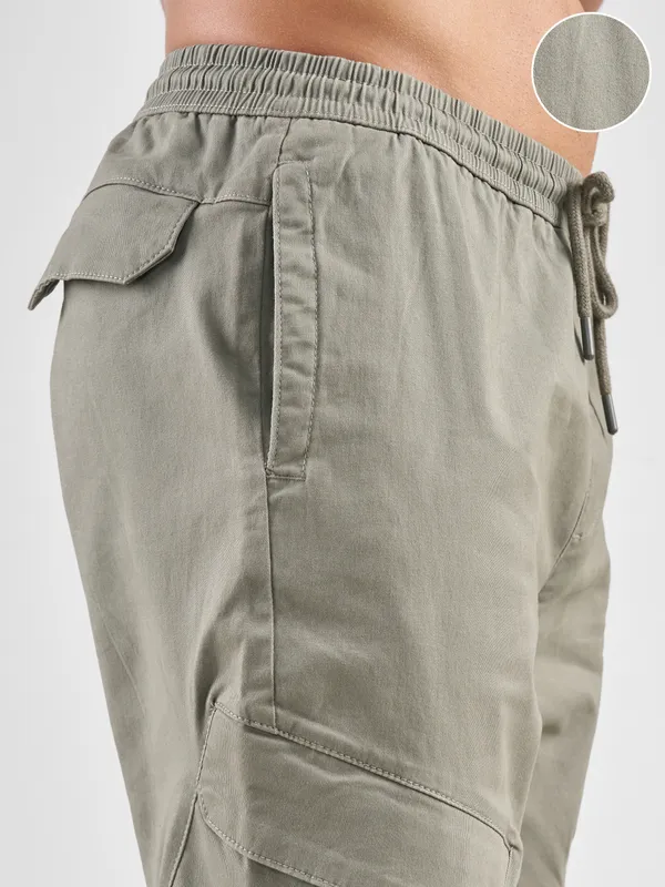 Highlander Men Green Slim Fit Solid Regular Trouser