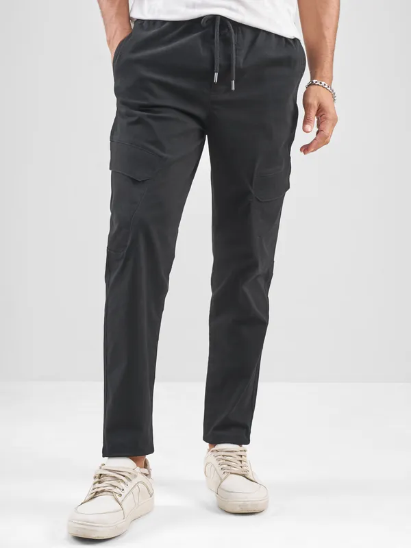 Highlander Men Black Slim Fit Solid Regular Trouser