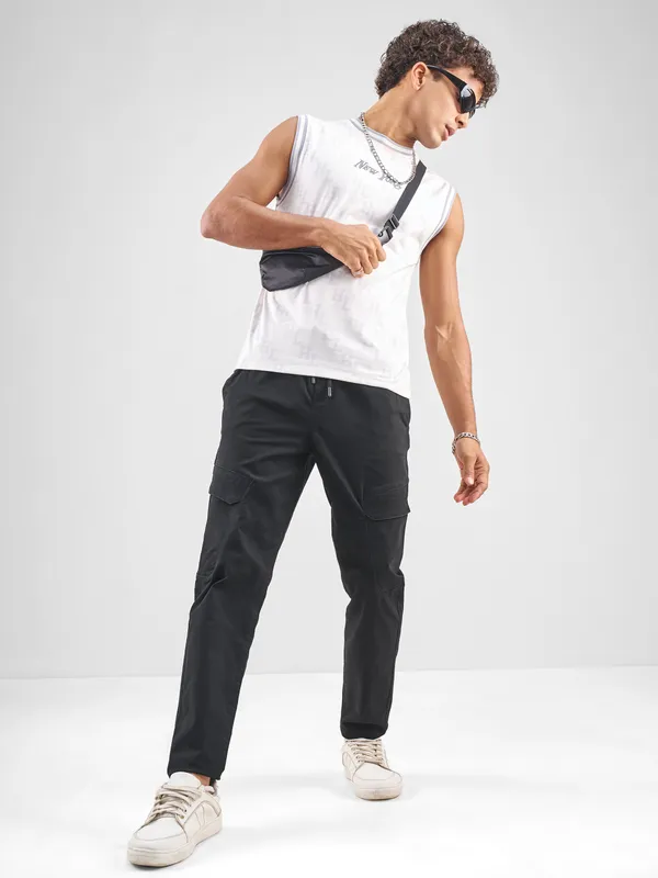 Highlander Men Black Slim Fit Solid Regular Trouser