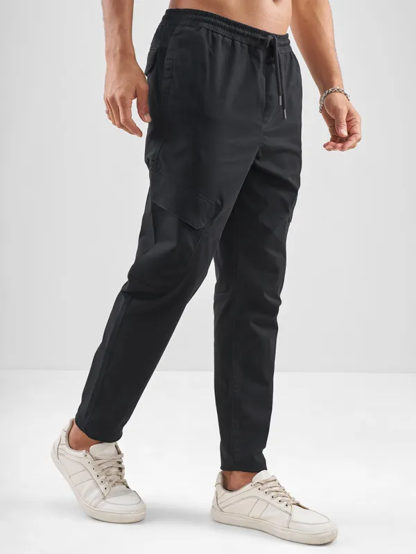 Highlander Men Black Slim Fit Solid Regular Trouser