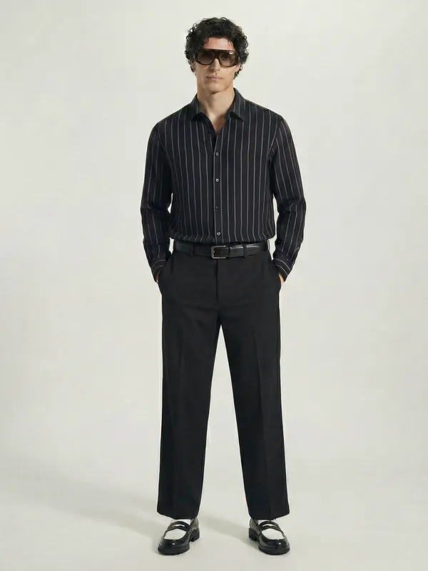 Highlander Men Black Relaxed Fit Solid Regular Trouser