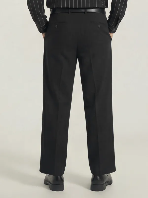 Highlander Men Black Relaxed Fit Solid Regular Trouser