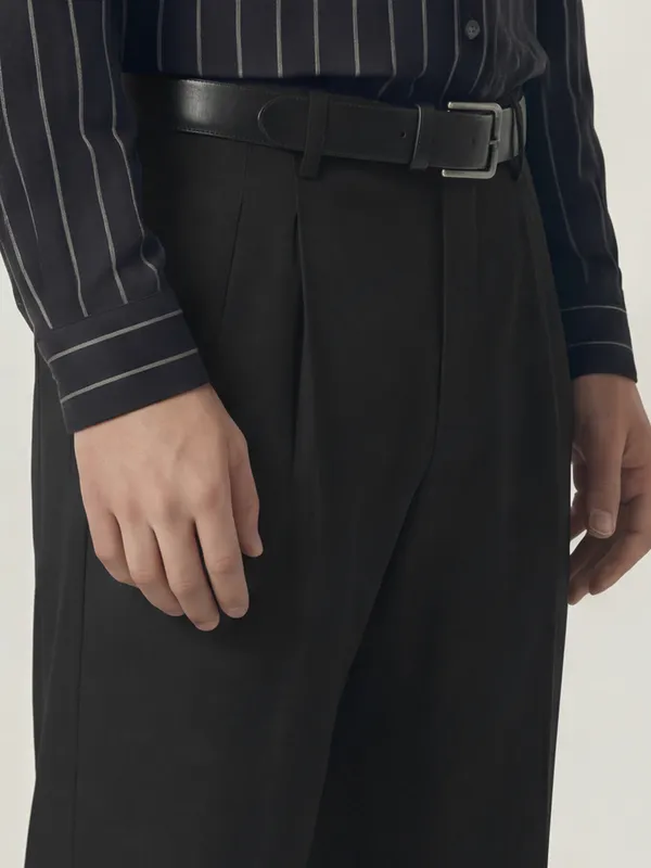 Highlander Men Black Relaxed Fit Solid Regular Trouser