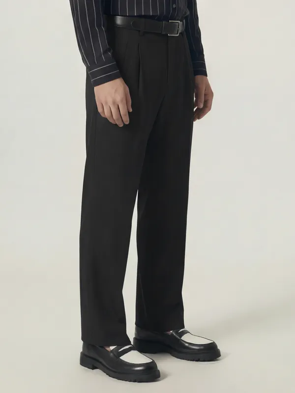 Highlander Men Black Relaxed Fit Solid Regular Trouser